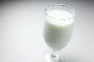 חלב נאקות לטיפול בחולי פסוריאזיס